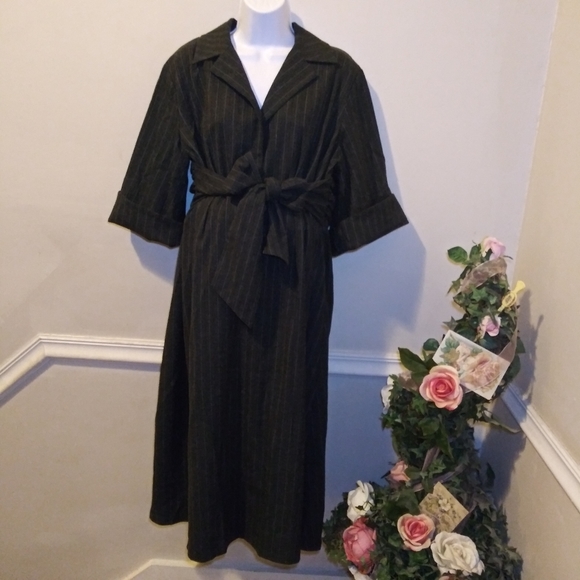 Isabella Oliver Gray-White Pinstripe Tie Waist Maternity Dress - Picture 11 of 11